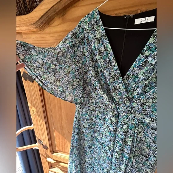 👗Floral Wrap Dress💗 - Picture 5 of 8